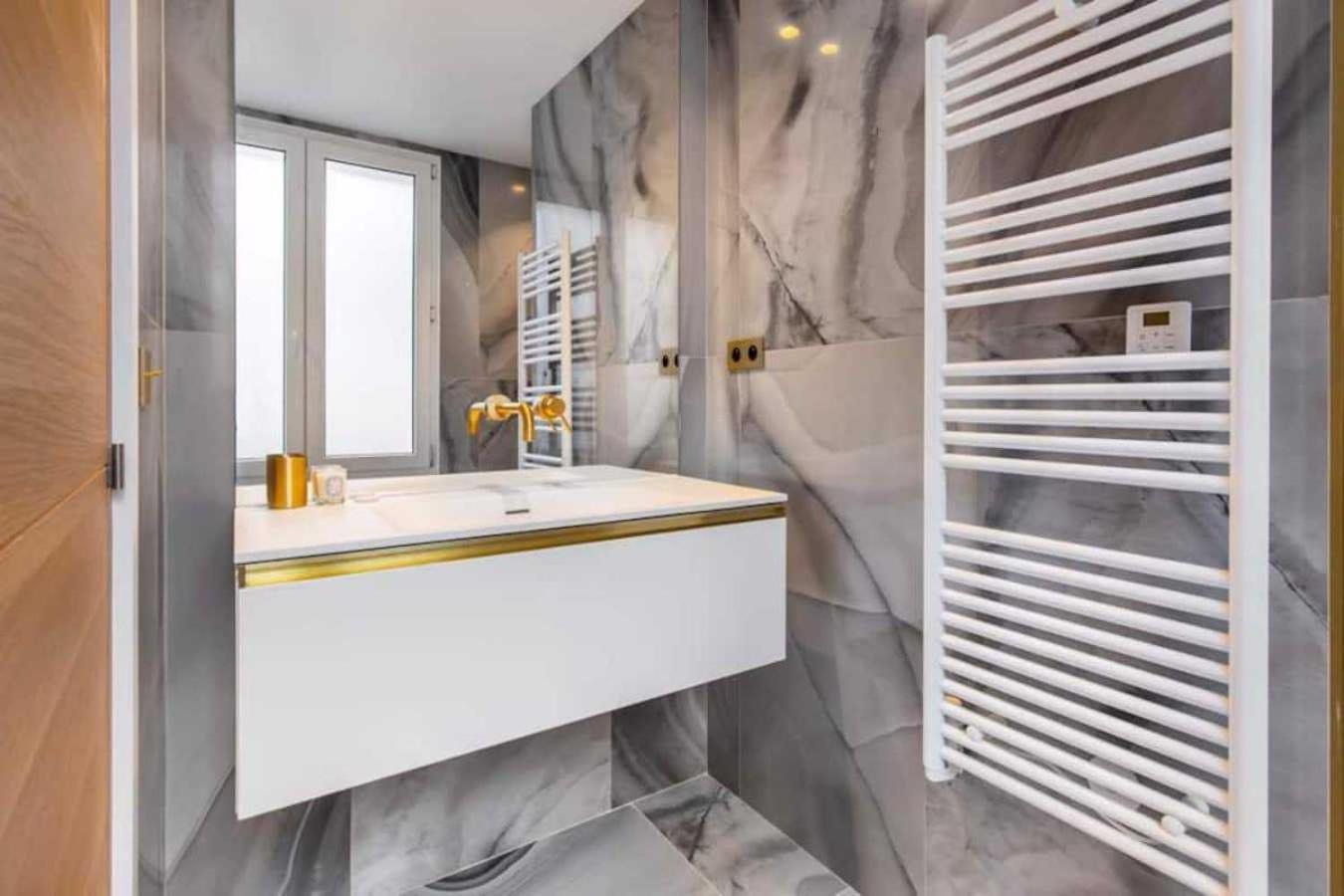 Newly Rebuilt By Architect - Center Of Paris Apartamento Exterior foto